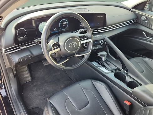 Certified 2023 Hyundai Elantra Limited image 18