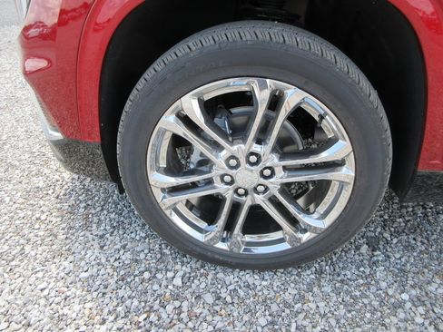 New 2025 GMC Acadia Denali image 14