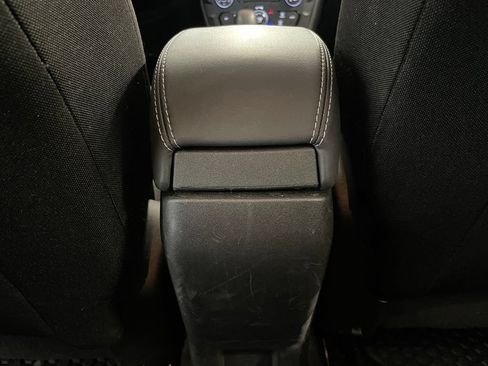 Used 2023 Jeep Renegade Latitude AWD/4WD image 28