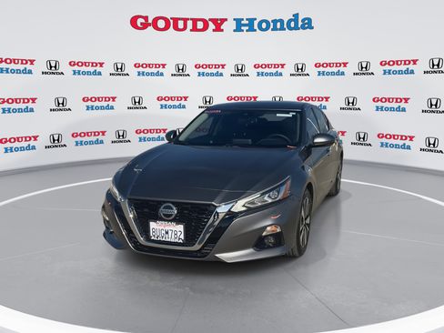 Used 2020 Nissan Altima 2.5 SV image 4
