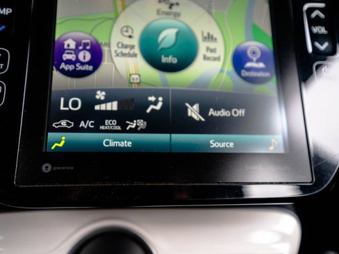 Used 2018 Toyota Prius Prime Premium FWD image 26