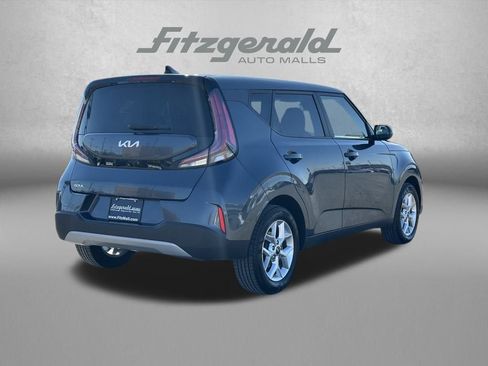 Used 2023 Kia Soul LX w/ LX Technology Package image 5