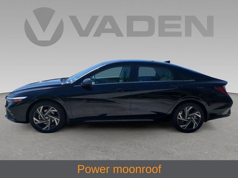 Used 2025 Hyundai Elantra Limited FWD image 6