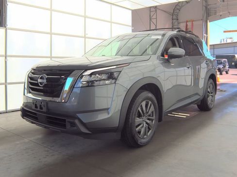 Used 2024 Nissan Pathfinder SV AWD/4WD image 1