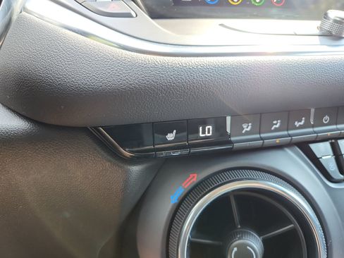 Used 2025 Chevrolet Blazer LT FWD image 5