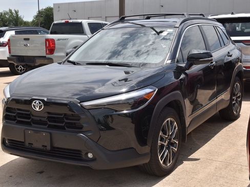 Used 2026 Toyota Corolla Cross XLE w/ Convenience Package FWD image 2