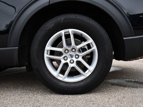 Used 2025 Ford Explorer Active AWD/4WD image 38