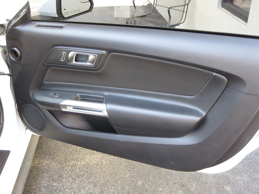Used 2019 Ford Mustang Coupe RWD image 21