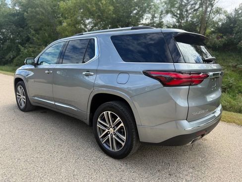 Used 2023 Chevrolet Traverse High Country AWD/4WD image 7