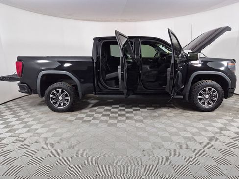 Used 2024 GMC Sierra 1500 AT4 w/ Technology Package AWD/4WD image 9
