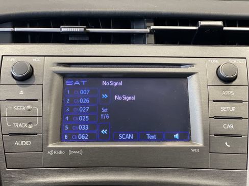 Used 2013 Toyota Prius Persona Series image 19