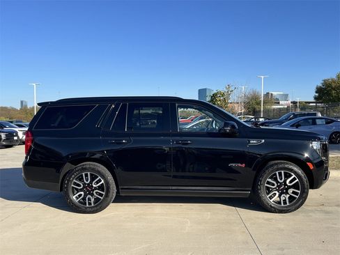 Used 2024 GMC Yukon AT4 w/ AT4 Premium Plus Package image 3