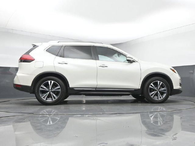 Used 2017 Nissan Rogue SL w/ SL Premium Package FWD image 37