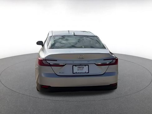 Used 2025 Toyota Camry LE image 11