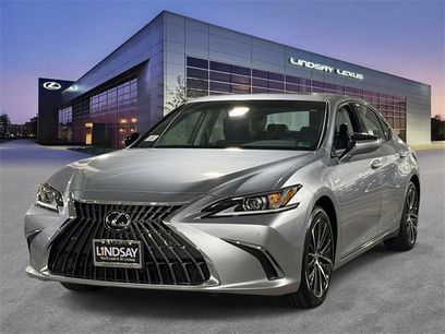 New 2025 Lexus ES 300h w/ Premium Package