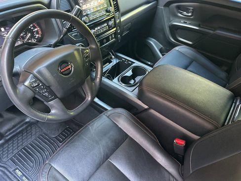 Used 2021 Nissan Titan PRO-4X w/ Pro-4x Convenience Package AWD/4WD image 10