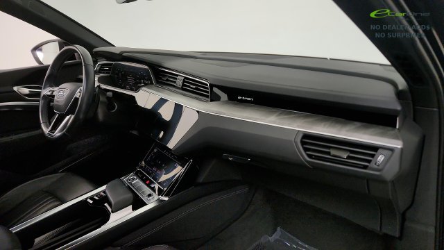 Used 2024 Audi Q8 e-tron Premium Plus w/ Premium Plus Package AWD/4WD image 35
