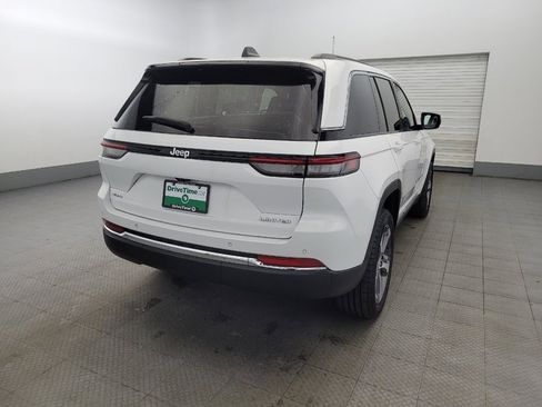 Used 2023 Jeep Grand Cherokee Limited image 7