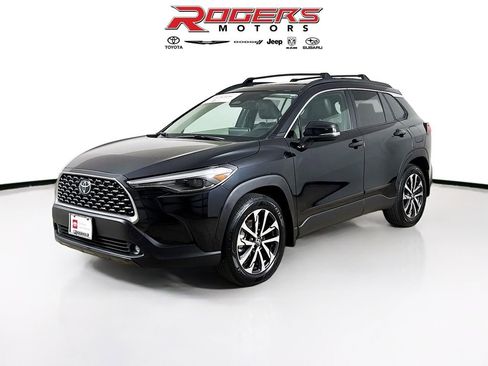 Certified 2024 Toyota Corolla Cross XLE w/ Convenience Package AWD/4WD image 8