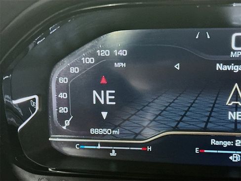 Used 2023 GMC Yukon XL Denali image 15