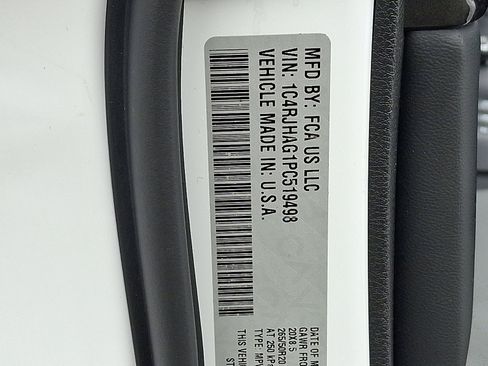 Used 2023 Jeep Grand Cherokee Altitude image 27