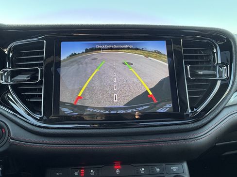 Used 2024 Dodge Durango GT image 9