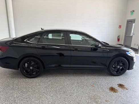 New 2026 Volkswagen Jetta SE FWD image 6