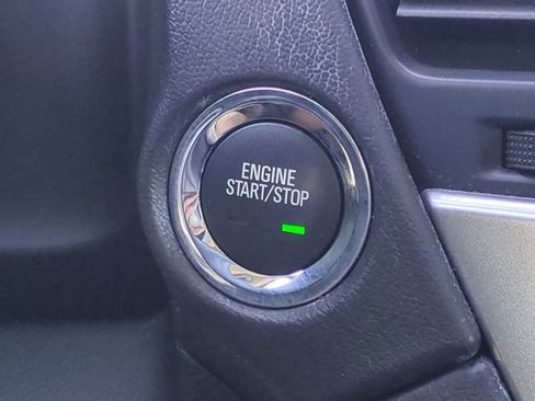 Used 2019 Chevrolet Suburban LT w/ LT Signature Package RWD image 35