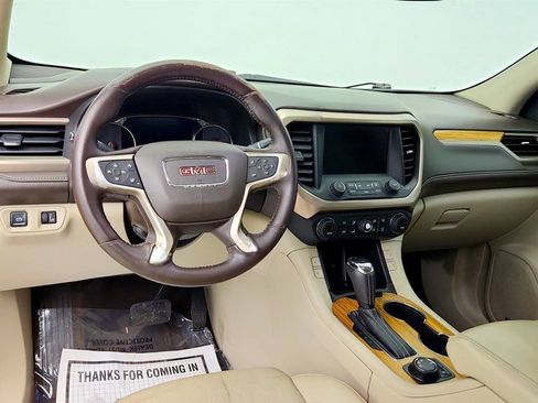 Used 2017 GMC Acadia Denali w/ Technology Package FWD image 13