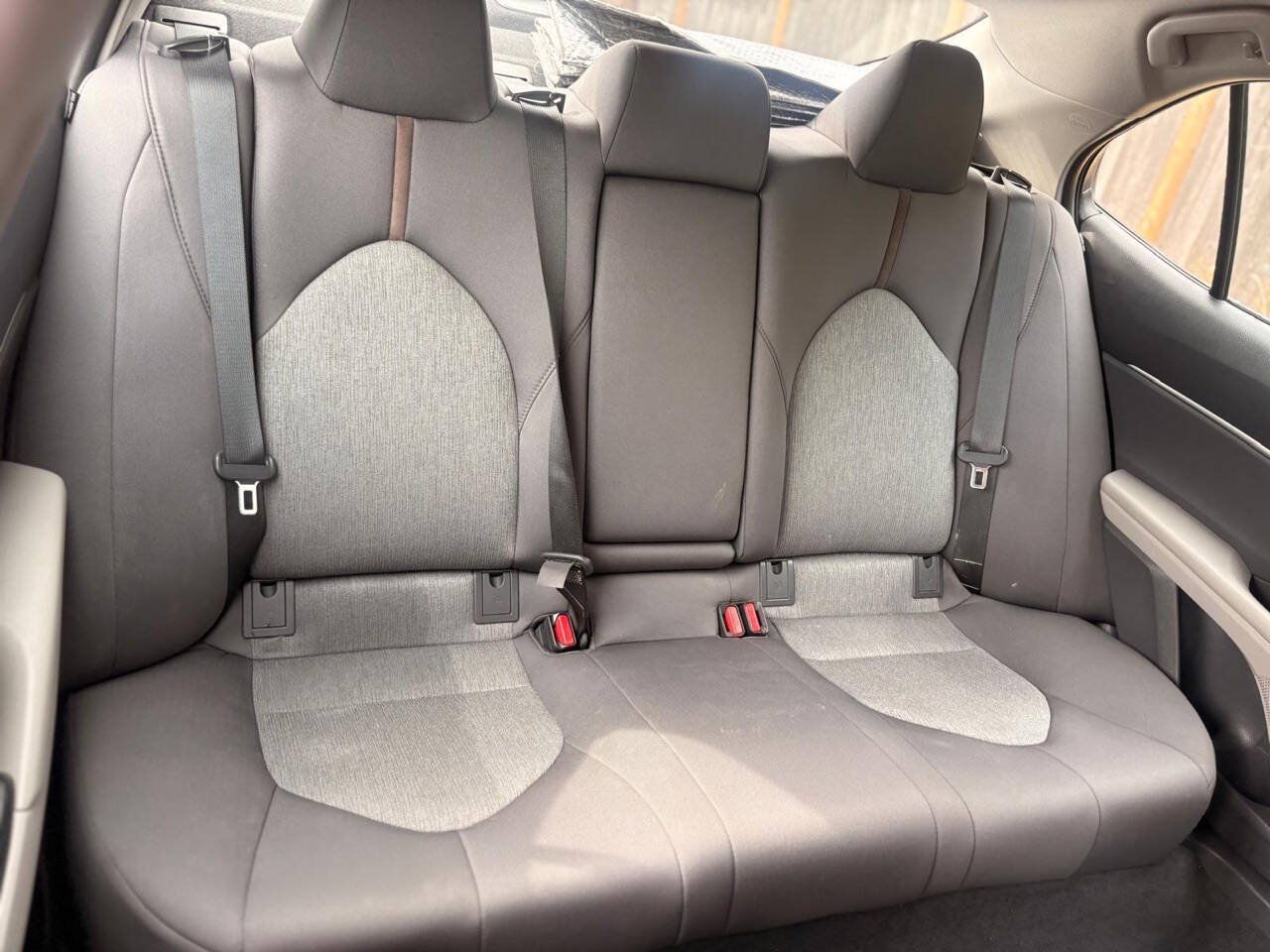 Used 2018 Toyota Camry LE FWD image 8