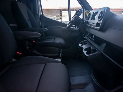 Used 2024 Mercedes-Benz Sprinter 144 Cargo image 30