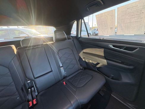 Used 2025 Volkswagen Atlas Cross Sport SE image 39