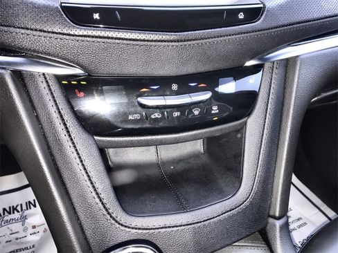 Used 2025 Cadillac XT5 Premium Luxury image 19