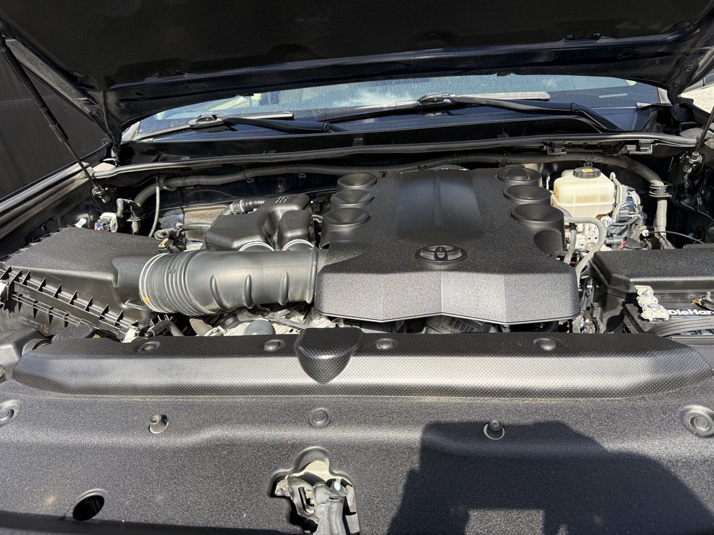 Used 2018 Toyota 4Runner SR5 Premium AWD/4WD image 26