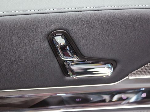 New 2026 BMW 740i w/ Premium Package image 37