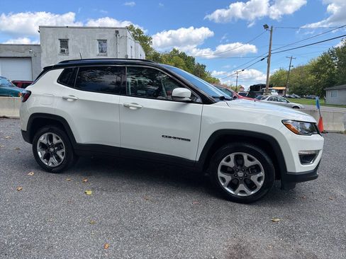 Used 2021 Jeep Compass Limited w/ Sun and Sound Group AWD/4WD image 9