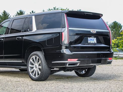 Used 2023 Cadillac Escalade ESV Premium Luxury AWD/4WD image 50