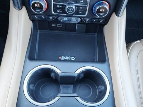 Used 2021 Chevrolet Tahoe Premier w/ Premium Package image 36