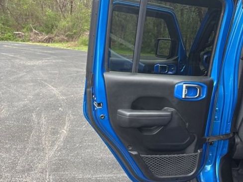 Used 2024 Jeep Wrangler Willys image 18