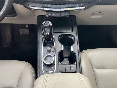 Used 2020 Cadillac XT4 Luxury w/ Cold Weather Package image 41