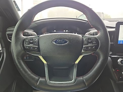 Used 2022 Ford Explorer ST-Line image 38