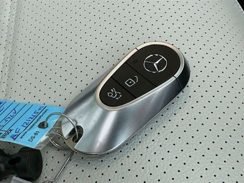 Used 2024 Mercedes-Benz GLC 300 4MATIC image 45