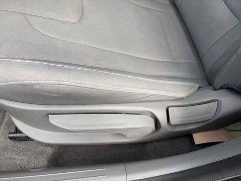 Used 2024 Hyundai Elantra SEL FWD image 14
