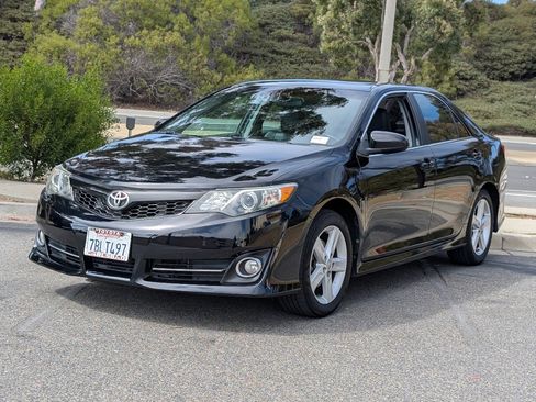 Used 2013 Toyota Camry SE FWD image 9
