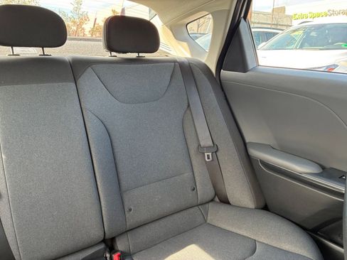 Used 2025 Kia K4 LXS image 39