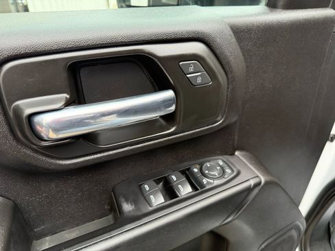 Used 2022 Chevrolet Silverado 2500 Custom w/ Custom Value Package image 19