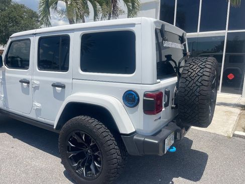 Used 2023 Jeep Wrangler Unlimited Sahara AWD/4WD image 39