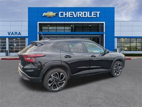 Certified 2025 Chevrolet Trax RS w/ Driver Confidence Package image 6