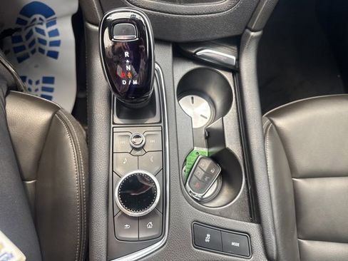 Used 2025 Cadillac XT6 Luxury image 31