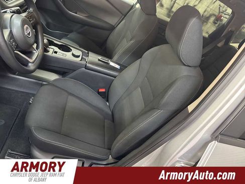 Used 2024 Nissan Rogue S image 12